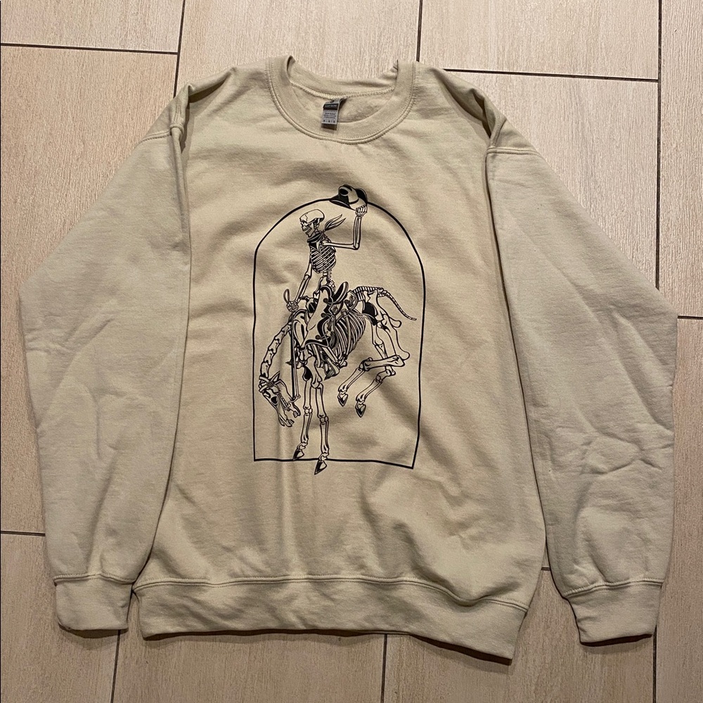 NWOT Gildan Tan Heavy Blend Cowboy Sweatshirt (Size M)